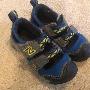 New Balance summer trail shoes little boys sz 10